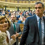 El entonces presidente en funciones, Pedro Sánchez, con Carmen Calvo y José Luis Ábalos
