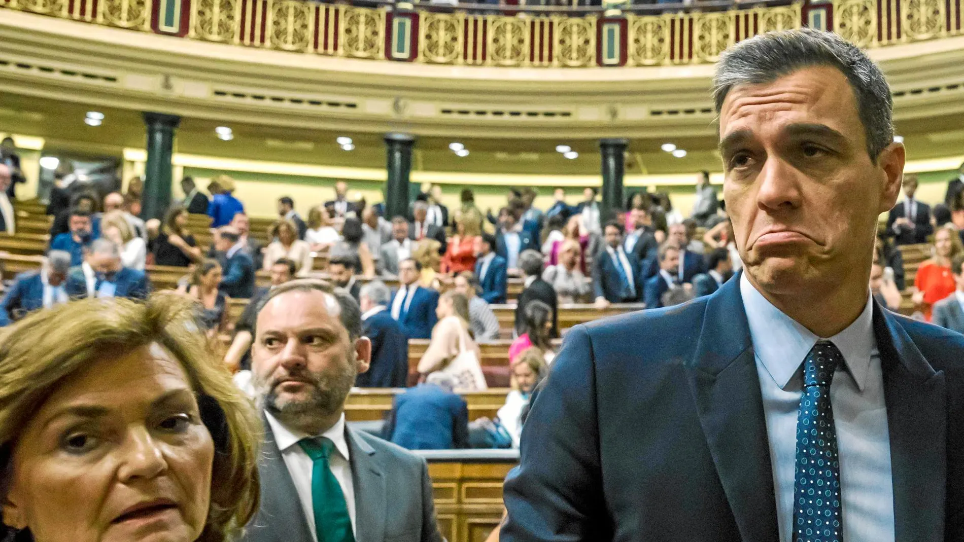 El entonces presidente en funciones, Pedro Sánchez, con Carmen Calvo y José Luis Ábalos