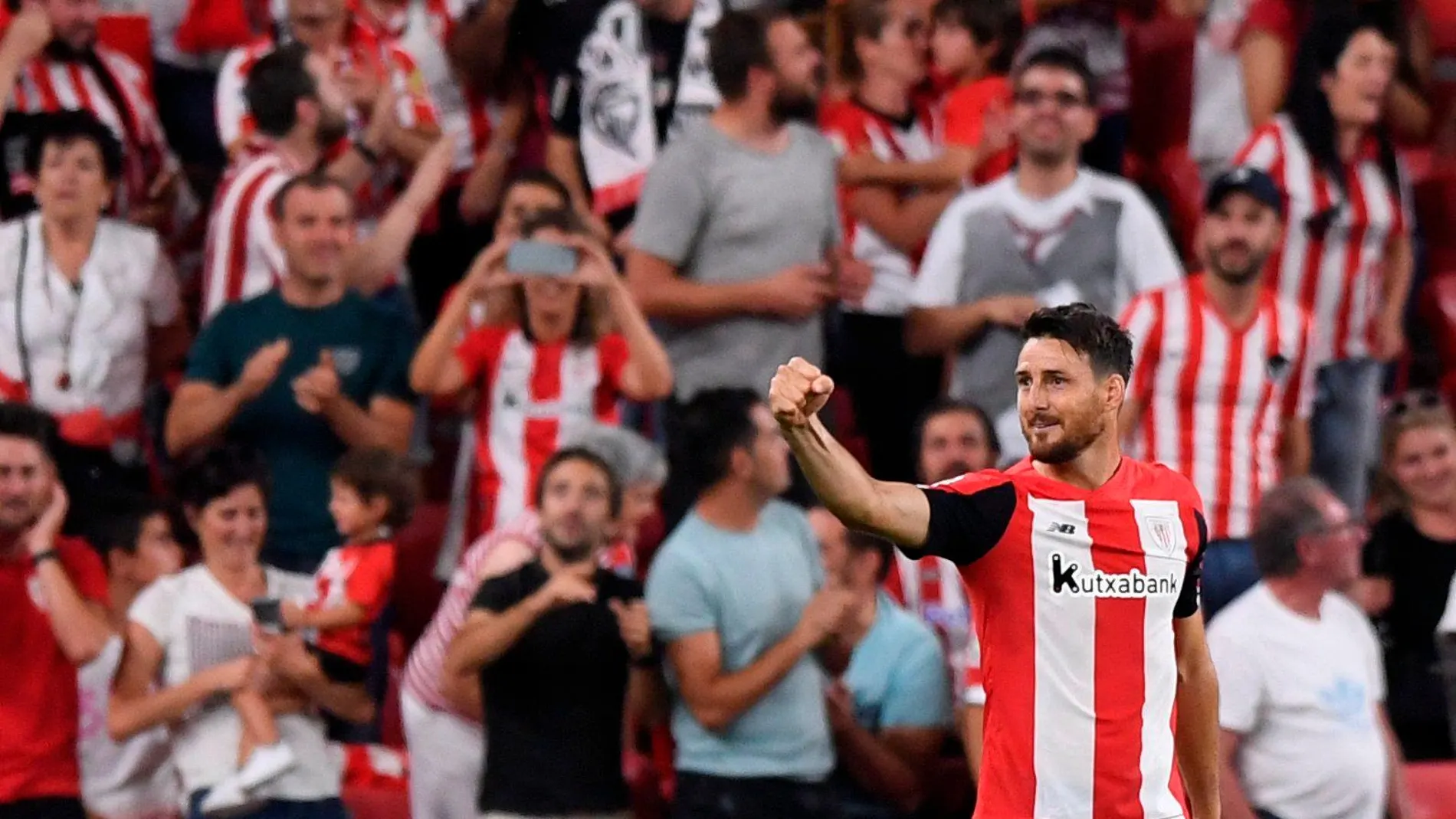 Aduriz celebra su gol