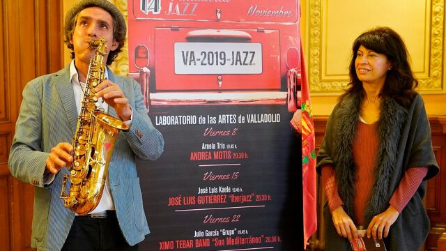 La concejala Ana Redondo presenta el Festival junto a José Luis Gutiérrez