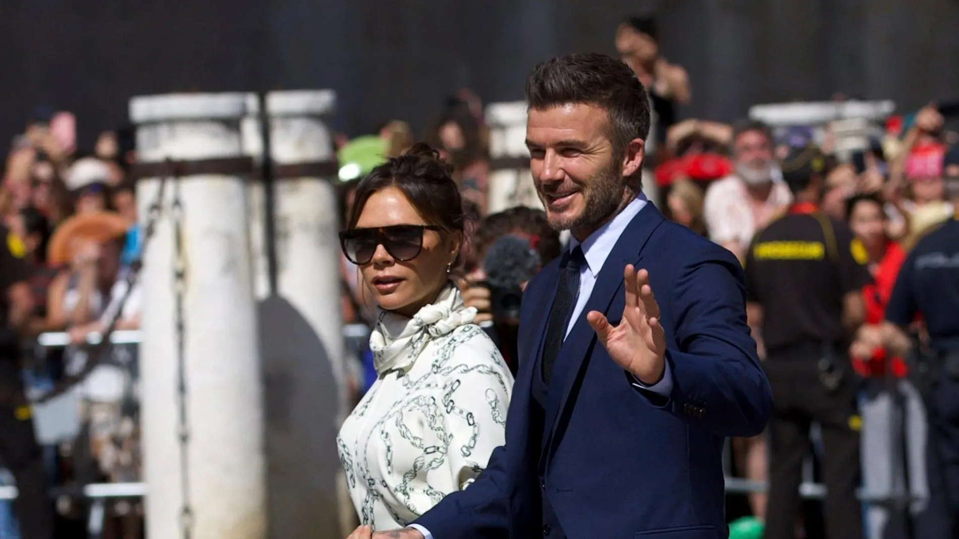 David Beckham y su mujer, Victoria, en Sevilla