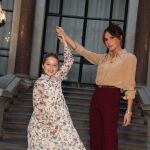 Harper se convierte en la estrella del desfile de Victoria Beckham