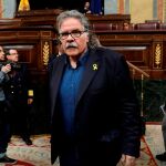 El exportavoz parlamentario de ERC, Joan Tardá,a su llegada a la penúltima sesión de control de la legislatura pasada en el Congreso.