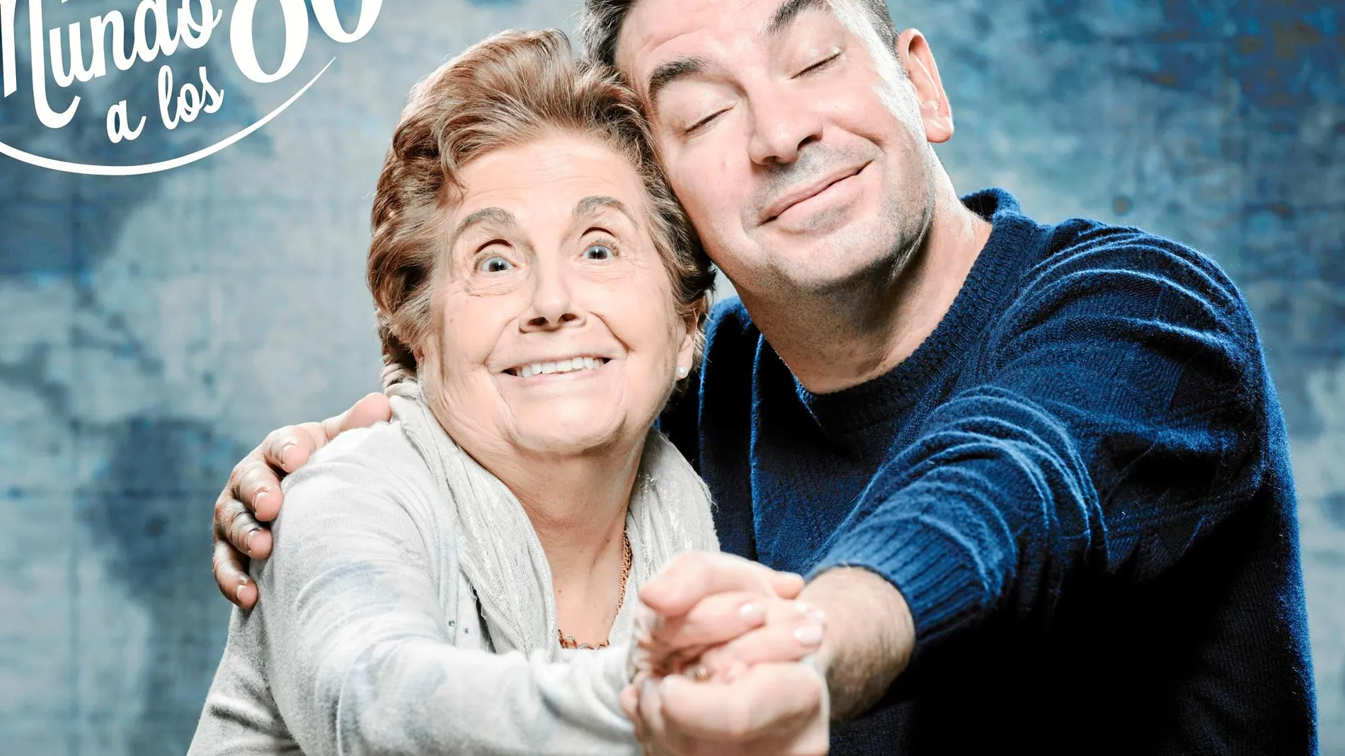 Arturo Valls con María Luisa, una mujer que soñó con ser misionera y que cumple su sueño en Tanzani. Foto: Atresmedia