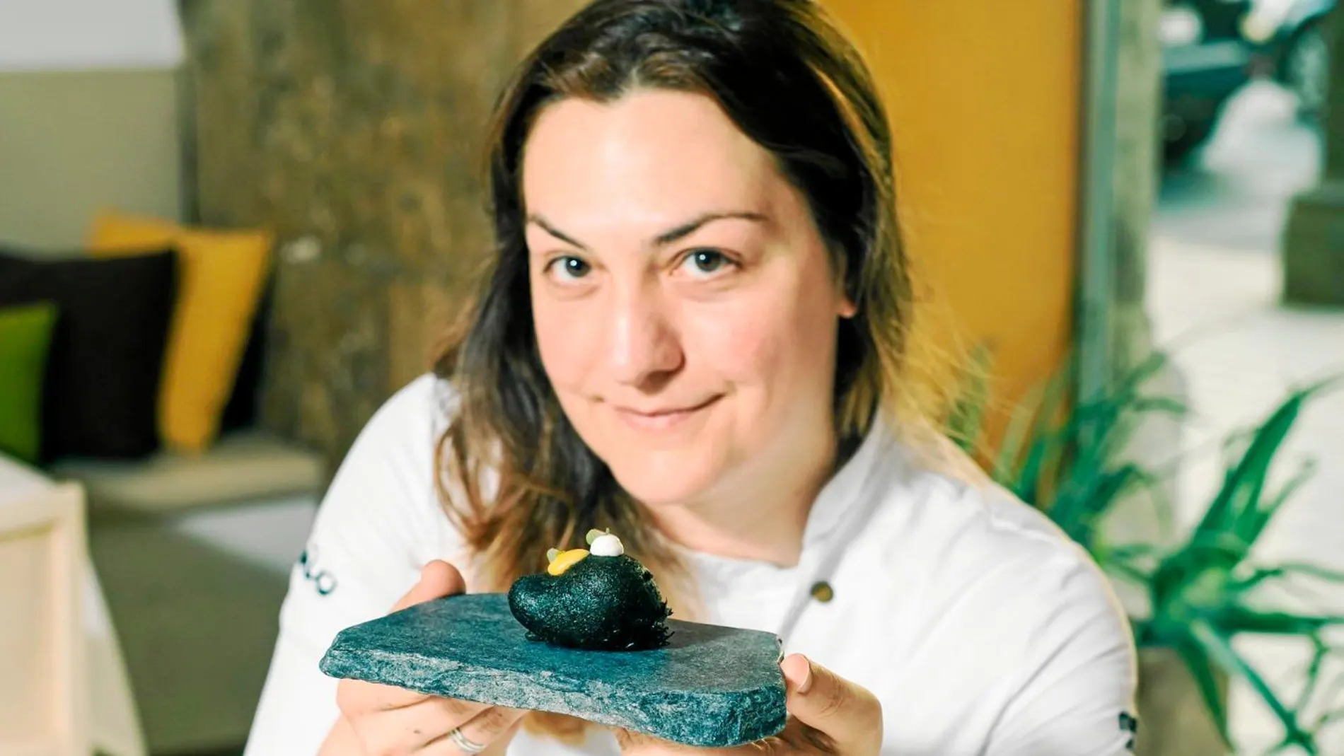 María José Martínez: Conejo negro para chuparse los dedos