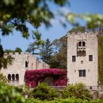 A pesar de su aspecto medieval, el Pazo de Meirás es de finales del siglo XIX. Forma parte de una finca declarada Bien de Interés Cultural (BIC)