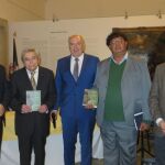 Pérez Alencart durante la entrega del Premio António Salvado