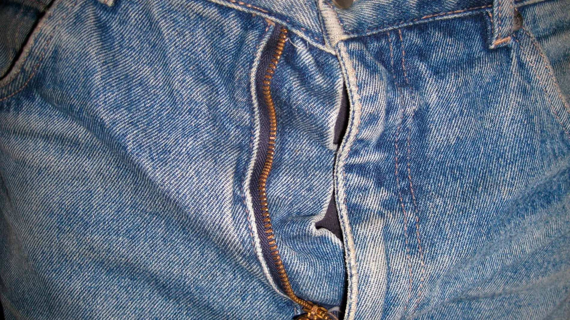 Una bragueta abierta