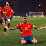 Ceballos celebra su último gol con la selección sub'21
