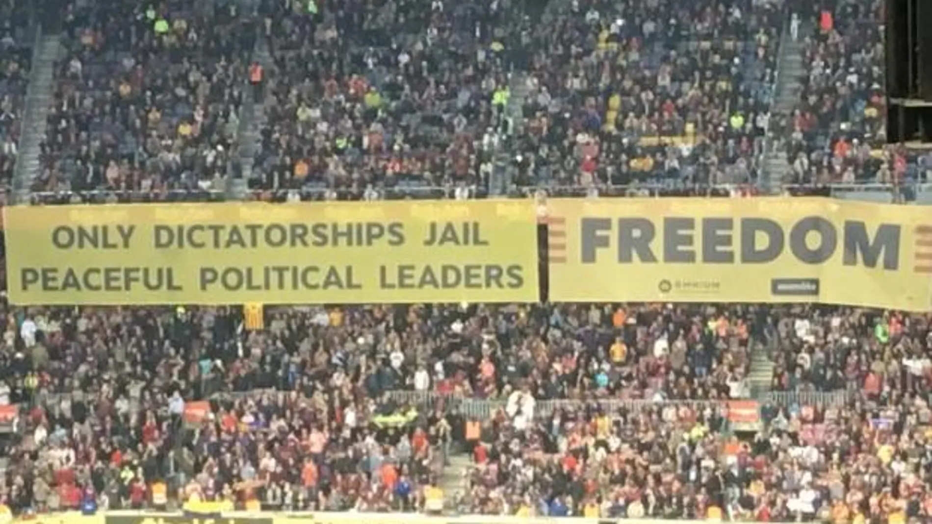 Pancarta en el Camp Nou en el último partido de la Champions, Barça-Inter