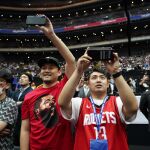 Aficionados asiáticos de los Rockets de Houston