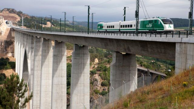 Adif licita la conexión de la subestación de tracción de Totana a la red eléctrica