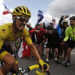 Alaphilippe mantuvo el liderato en el Tour a falta de tres días