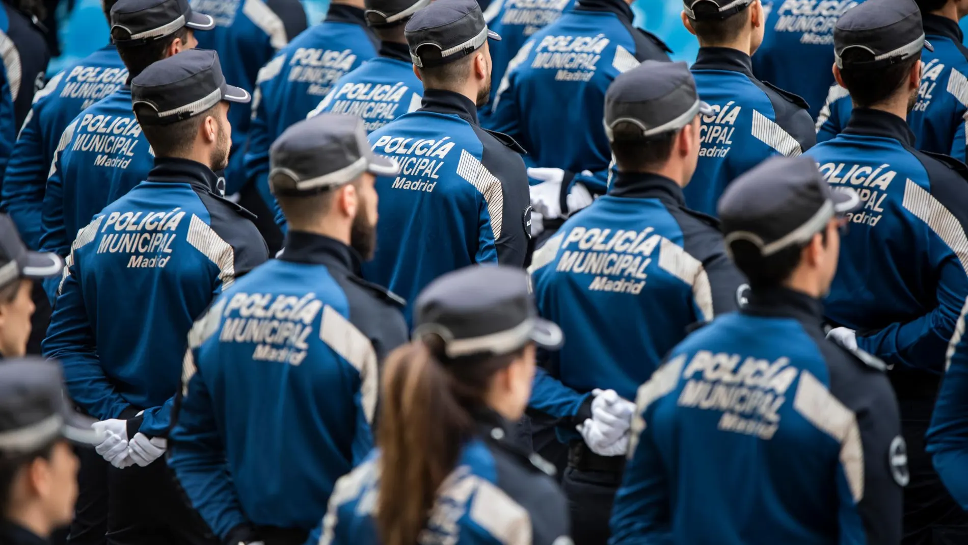 Archivado el expediente contra los tres policías que insultaban a Carmena en un chat