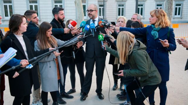 Buch atendiendo a los medios, trabajo que coordinaba Vallès