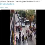 Un momento de la actuación de los mossos contra los manifestantes antidesahucio