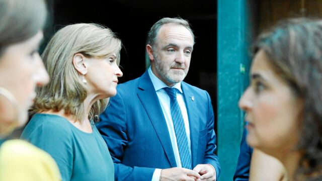 El Presidente de UPN y cabeza de lista de Navarra Suma, Javier Esparza, ayer en el Parlamento Navarro