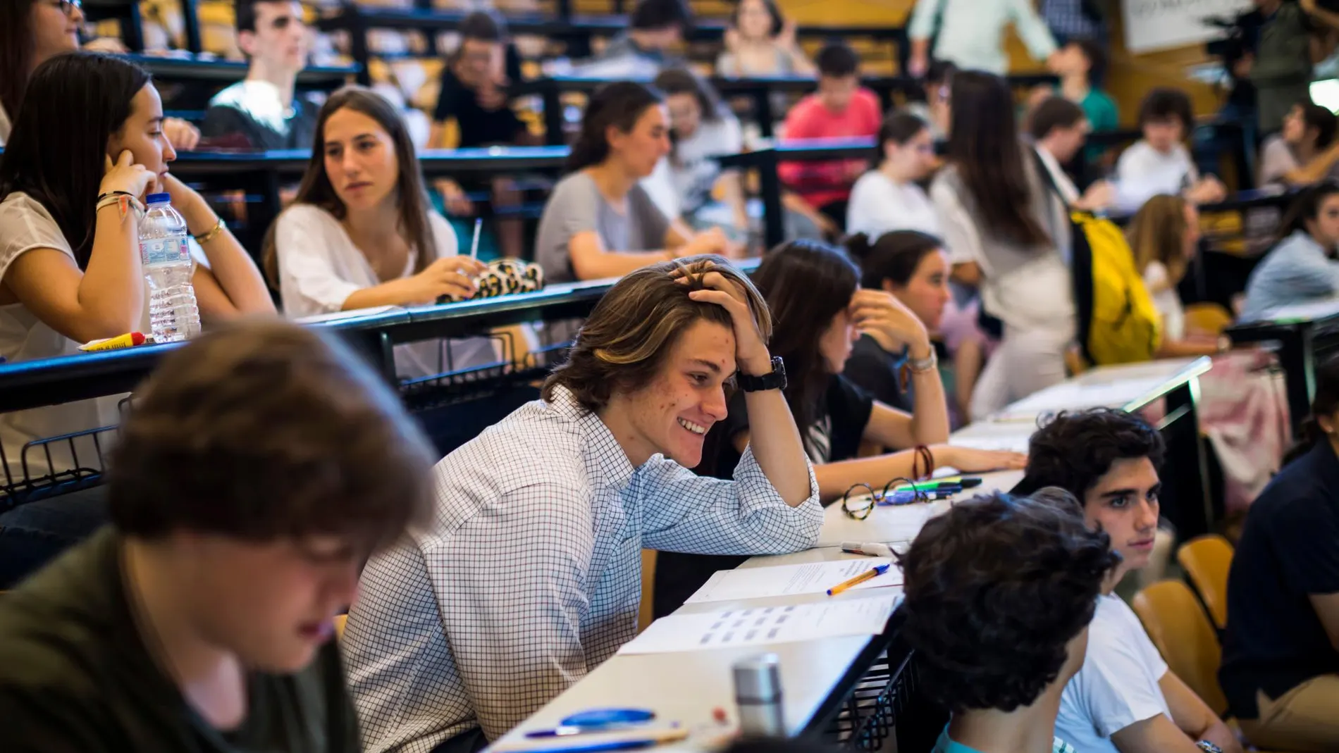 Estudiantes antes de un examen