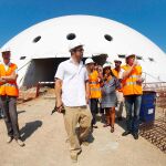 Brad Pitt visitó las obras del Centro Cultural Óscar Niemeyer