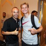 Iniesta y De Jong, pasado y presente del Barcelona