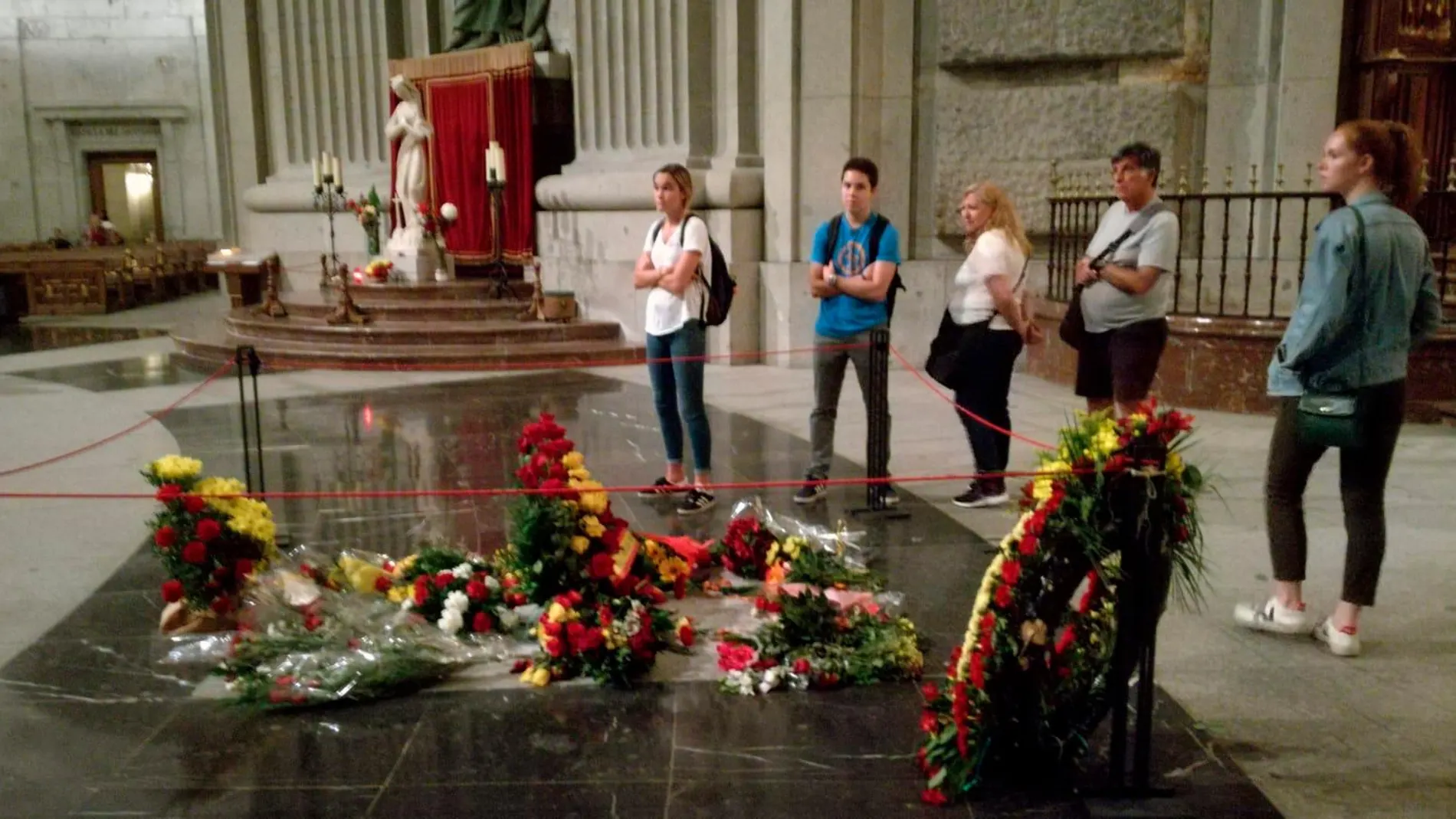 Últimas visitas a la tumba de Franco en el Valle de los Caídos/Foto: Platón