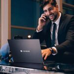 El tercer modelo que llega bajo la marca Dynabook es un portátil de 15 pulgadas con pantalla LCD IGZO y una potente batería que dura hasta 17 horas.