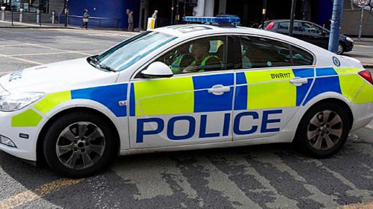 Apuñalan a un joven británico con un cuchillo prohibido en Reino Unido: "La vida de mi hijo no volverá a ser la misma"