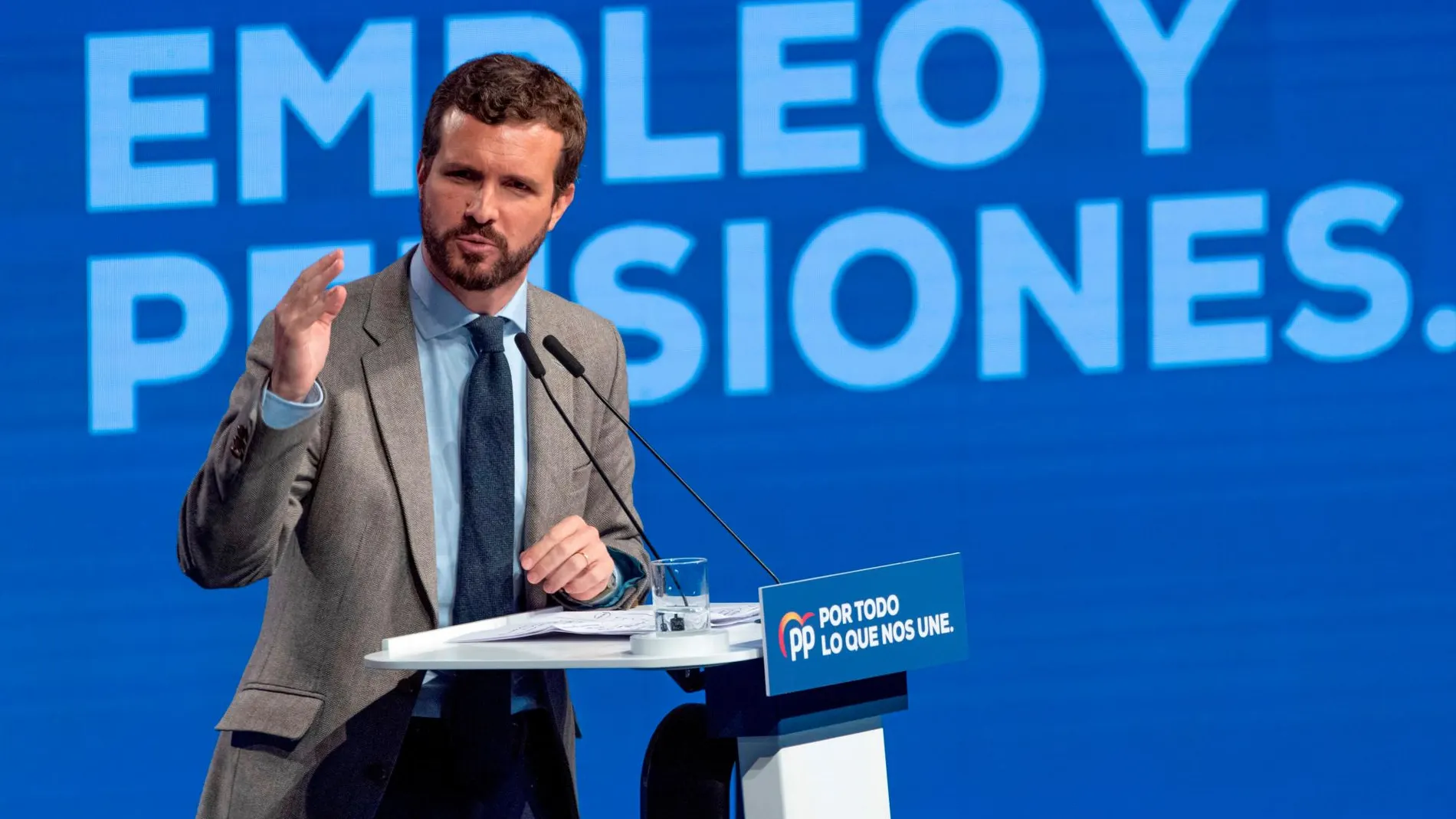 El presidente del Partido Popular, Pablo Casado, durante su intervención este domingo en Toledo. EFE/Ismael Herrero