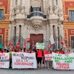 Protesta de las trabajadores de las escuelas infantiles ante el Palacio de San Telmo / Foto: Efe