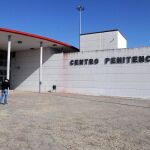 Fachada de la cárcel de Mansilla de las Mulas (León).