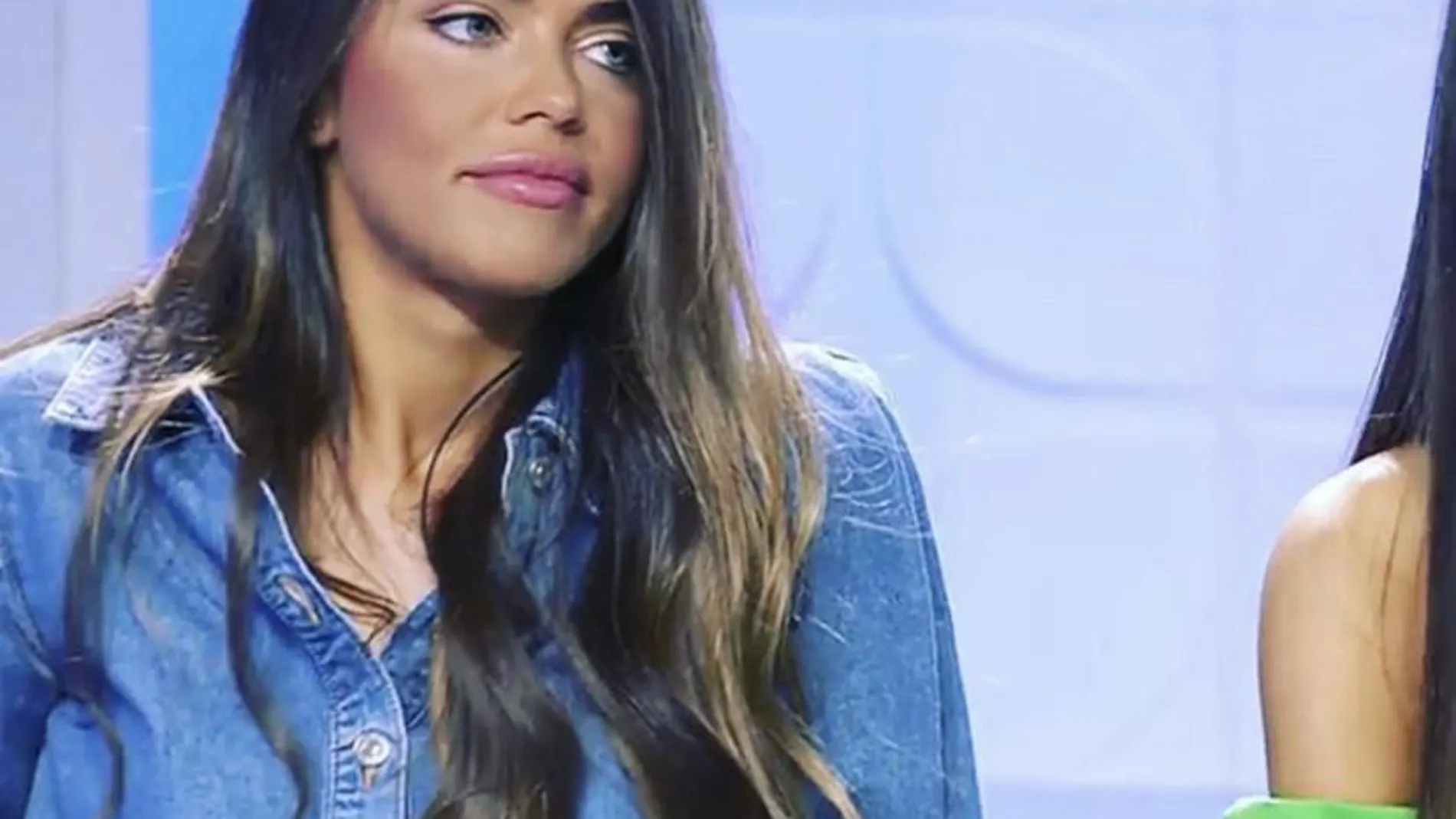 Violeta Mangriñán se apunta a la tendencia vaquera con este mono