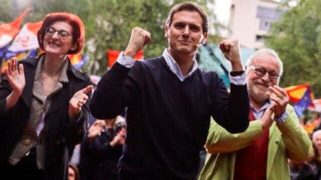 Rivera, junto a Fernando Sabater y Maite Pagazaurtundúa