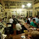 Interior del bar El Rinconcillo, en Sevilla / Foto: Manuel Olmedo