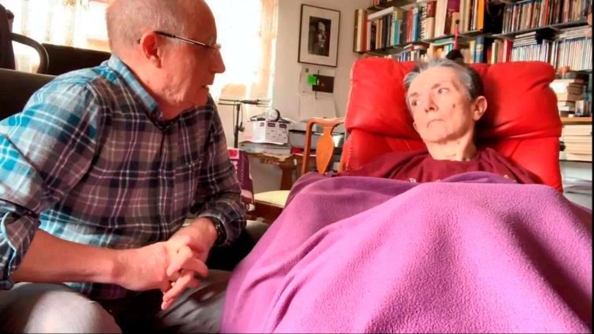 Ángel Hernández ayudó a su mujer, enferma de esclerosis múltiple, a acabar con su vida el pasado mes de abril.