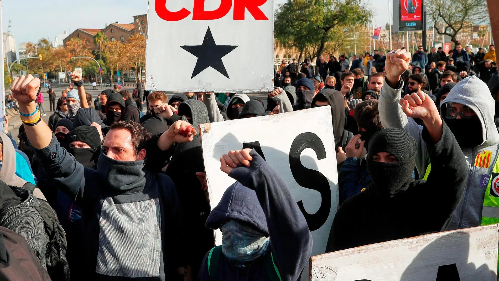 Protesta de los CDR contra la celebración del Consejo de Ministros extraordinario en la ciudad condal el 21 de diciembre de 2018