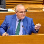 Vicente Fernández considera necesario profesionalizar las altas instancias de la administración para asegurar los derechos de los ciudadanos