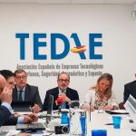 La dirección de TEDAE durante la presentación