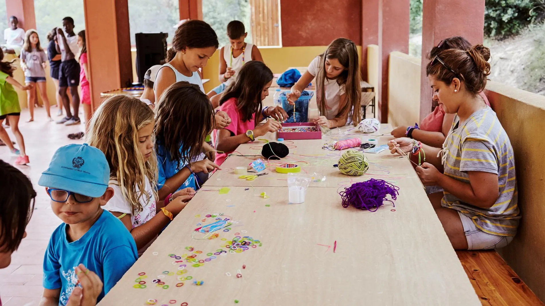 Niños y niñas realizan actividades en campamentos de verano / La Razón