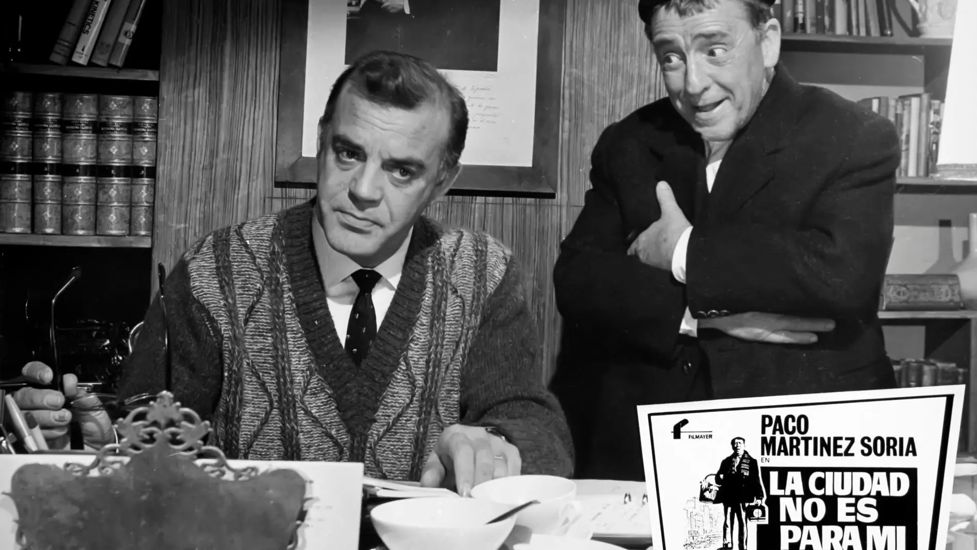 Fotograma de «La ciudad no es para mí» con Eduardo Fajardo y Paco Martínez Soria