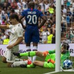 Morientes celebra uno de los goles que marcó al Chelsea