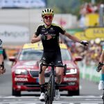 Simon Yates se impone en la etapa por delante de Pello Bilbao y Mühlberger