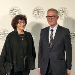 Olvido García Valdés y el Ministro de Cultura, José Guirao