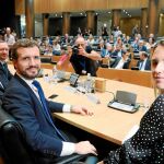 Casado insinuó ayer antes sus diputados que España Suma podría conseguir mayoría absoluta.