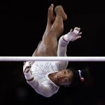 Simone Biles durante un ejercicio