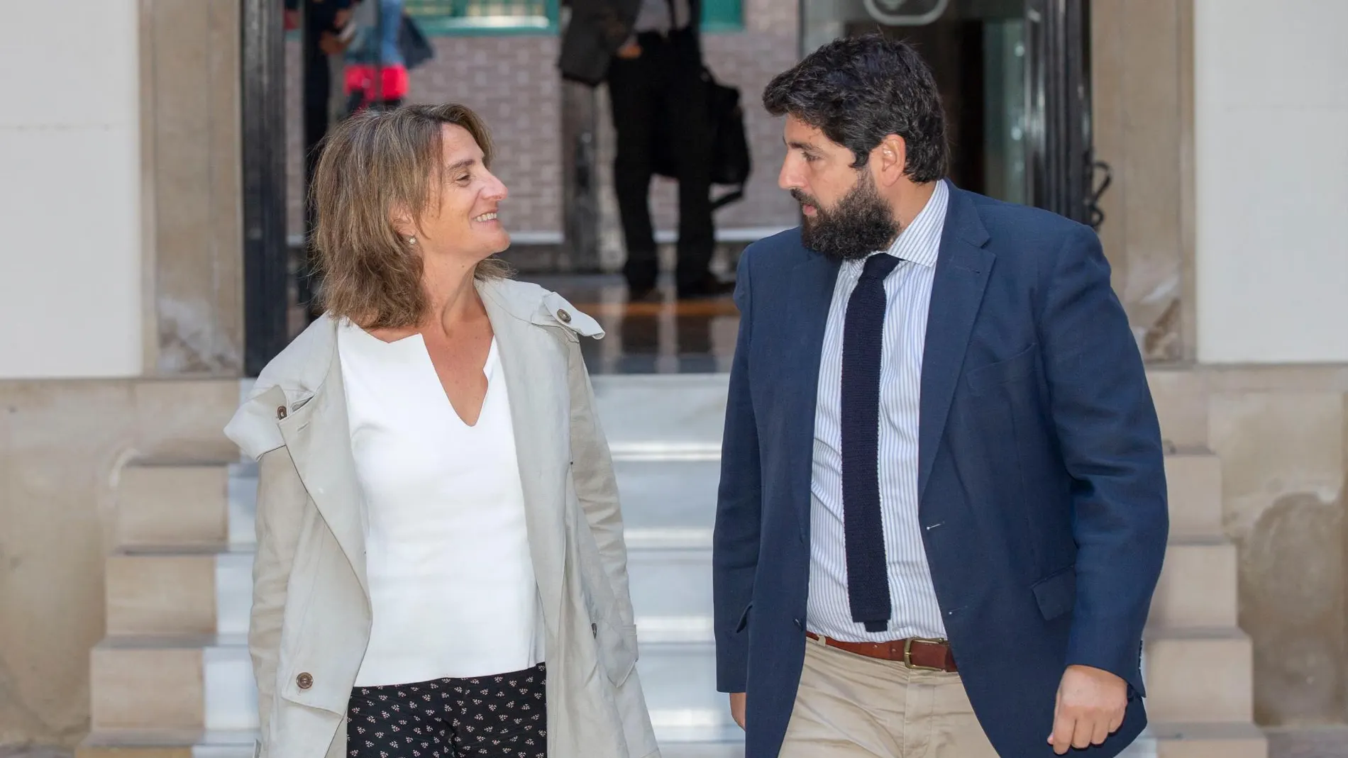 La ministra Teresa Ribera, junto al presidente murciano, Fernando López Miras, en una imagen de archivo
