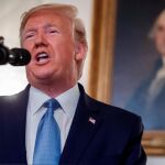 Donald Trump durante su intervención hoy en la Casa Blanca, donde anunció el alto el fuego permanente en Siria/Efe