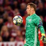 Neuer en el partido de Champions que enfrentó al Bayern Múnich frente al Estrella Roja