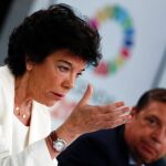 La portavoz del Gobierno, Isabel Celaá, junto al ministro de Agricultura, Pesca y Alimentación en funciones, Luis Planas/efe