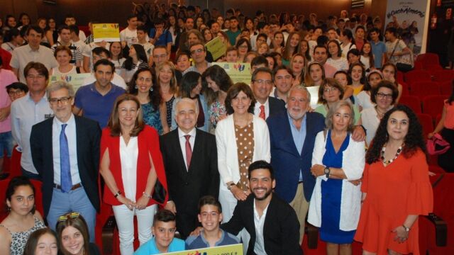 La sede de la Fundación Cajasol en Sevilla acogió el acto de entrega de la quinta edición de los premios ‘El Audiovisual en la Escuela’ / Foto: EP