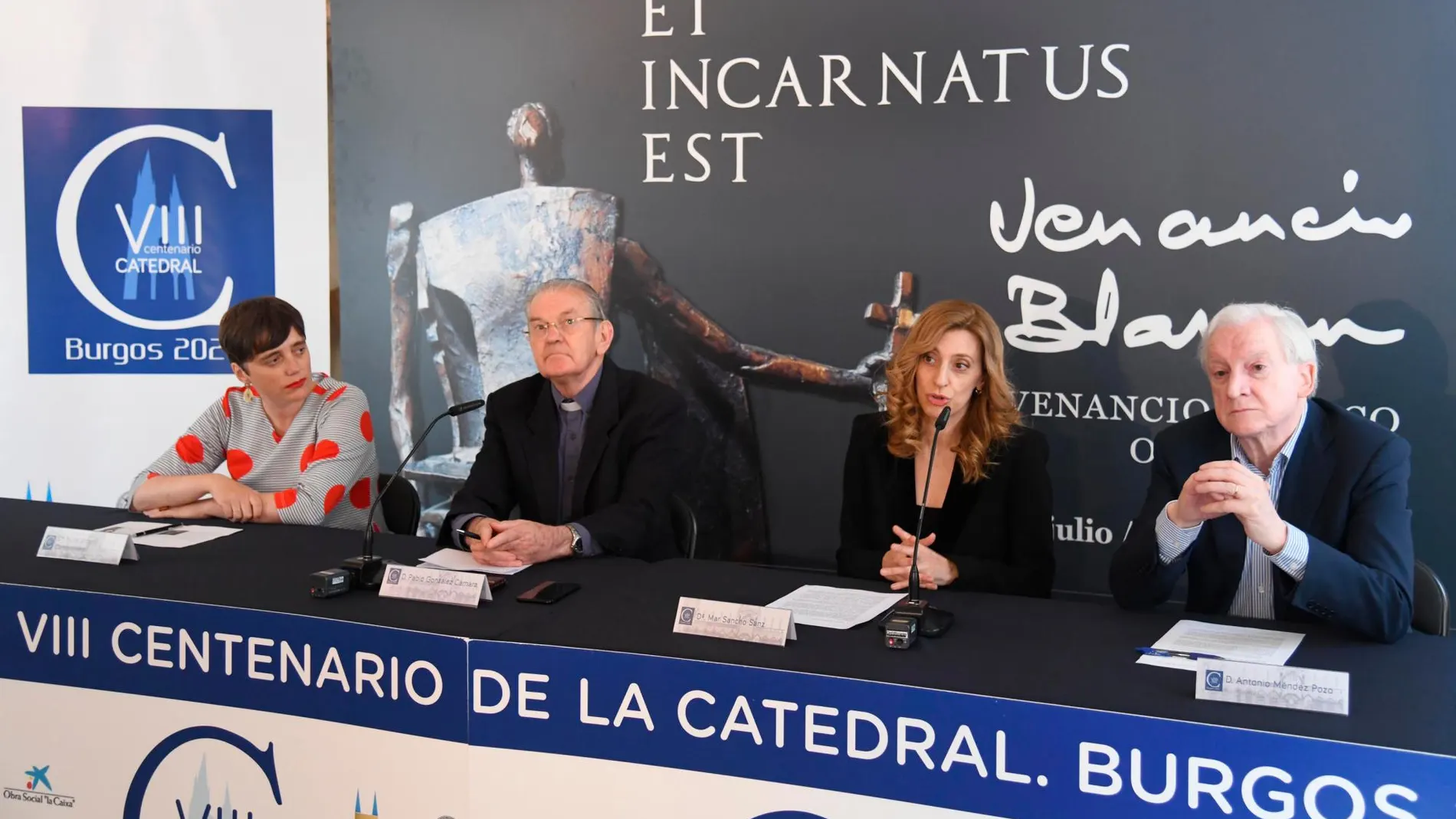 Nuria Urbano; el presidente del Cabildo Metropolitano, Pablo González; la directora general de Políticas Culturales en funciones, Mar Sancho; y el vicepresidente de la Fundación VIII Centenario de la Catedral. Burgos 2021, Antonio Méndez Pozo